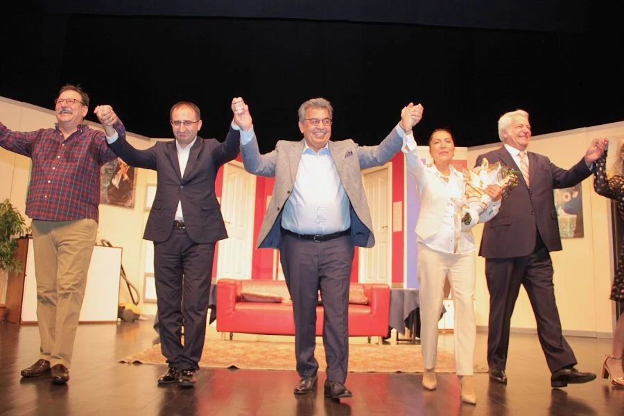 ‘TEPETAKLAK’ TİYATRO OYUNU ÇOSB’DE SAHNELENDİ…