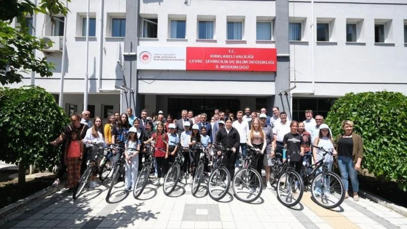 YARIŞMADA DERECEYE GİRENLERE BİSİKLET HEDİYESİ