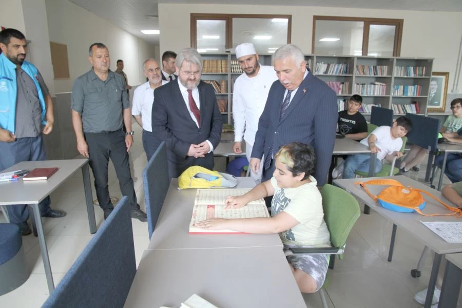 VALİ YILDIRIM MÜFTÜLÜĞÜN YAZ OKULU’NU ZİYARET ETTİ