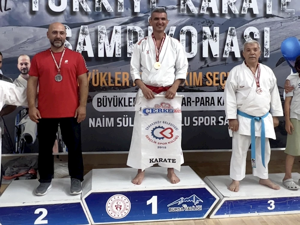 ÇREKEZKÖYLÜ KARATECİLER TÜRKİYE