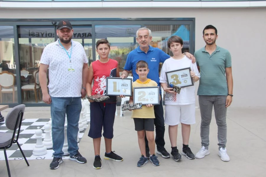 SARAY BELEDİYESİ’NDEN DÜNYA SATRANÇ GÜNÜ TURNUVASI