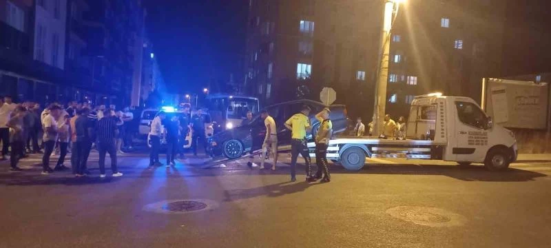 NAMAZ KILMAYA GİDEN GÖZLERİ GÖRMEYEN ADAMA OTOMOBİL ÇARPTI