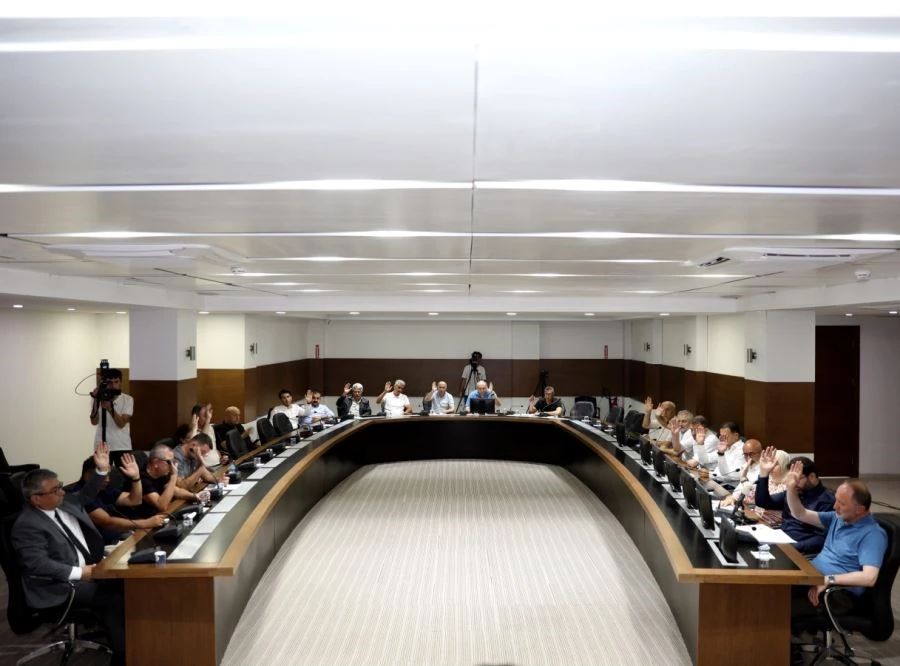 AK PARTİLİLER MECLİSİ TERKETTİ