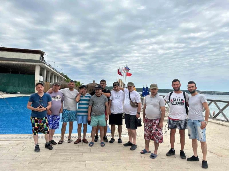 ÖZEL İHTİYAÇ SAHİBİ BİREYLERİN DENİZ KEYFİ