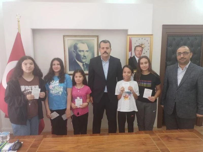 KUR’AN-I KERİM KURSU ÖĞRENCİLERİNE ALTIN