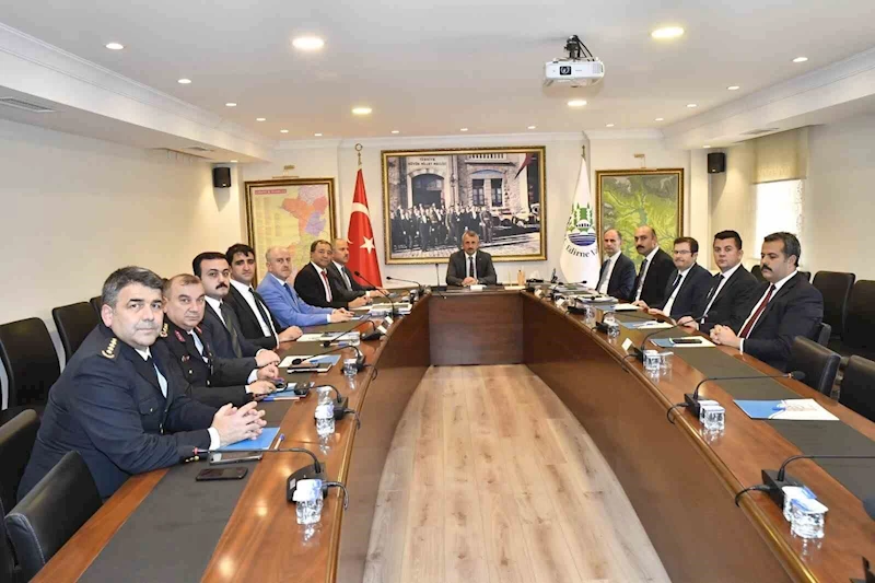 EDİRNE VALİSİ SEZER GÖREVE BAŞLADI