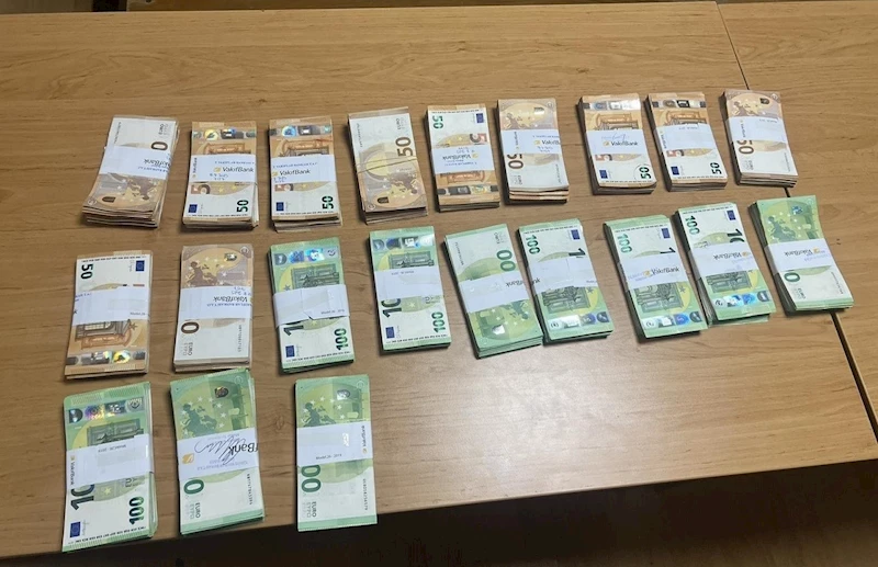 ARAÇTA BULUNAN 155 BİN EURO KOMŞU GÜMRÜĞÜNE TAKILDI