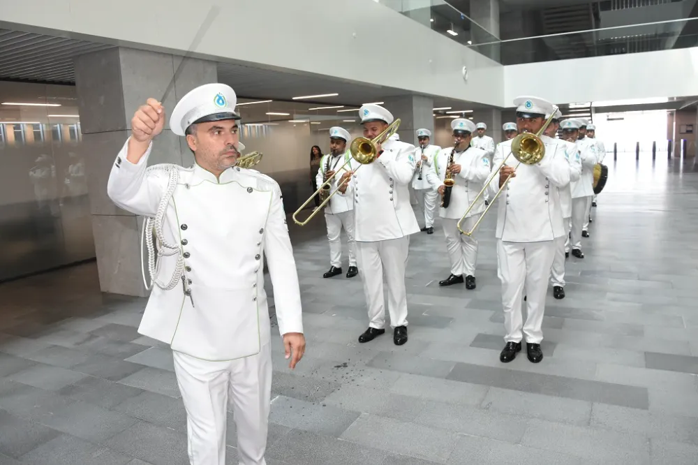 BÜYÜKŞEHİR BELEDİYE BANDOSU’NDAN SÜRPRİZ KONSER