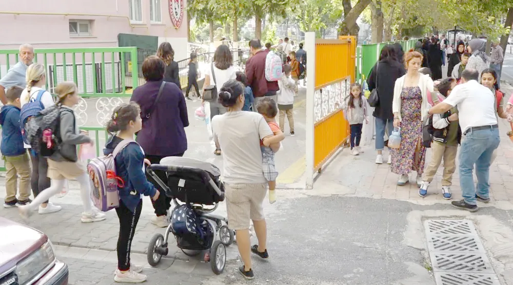 DERS ZİLİ ÇALDI ÖĞRENCİLER OKULA KOŞTU