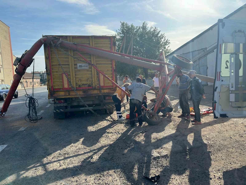 KAMYON HELEZONA, HELEZON İŞÇİYE ÇARPTI