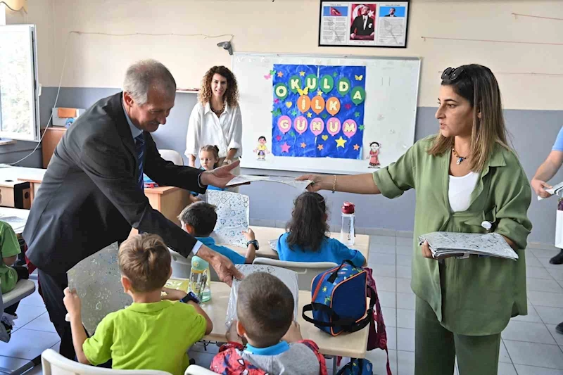 BELEDİYE BAŞKANI MİNİK ÖĞRENCİLERİ UNUTMADI