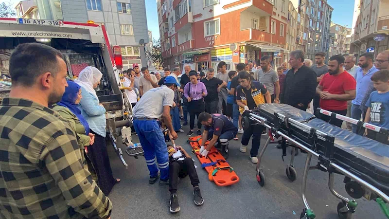 ÇÖP KAMYONUYLA BİSİKLETİN ÇARPIŞTIĞI KAZA KAMERADA: YABANCI UYRUKLU ÇOCUK YARALANDI