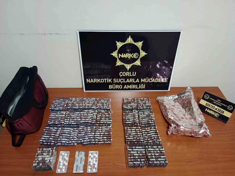 ÇANTADAN 3 BİN 570 HAP ÇIKTI: 2 TUTUKLAMA