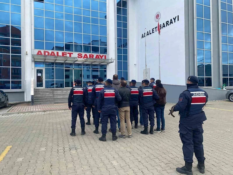 KEŞAN’DA 5 FİRARİ HÜKÜMLÜ YAKALANARAK TUTUKLANDI