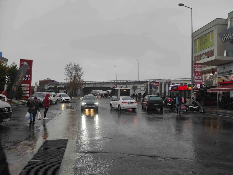  TEKİRDAĞ’DA KUVVETLİ YAĞIŞ HAYATI OLUMSUZ ETKİLEDİ                                                                                                                                                               