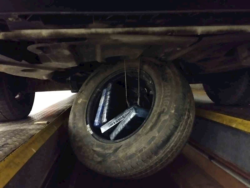 HOLLANDA-TÜRKİYE HATTINDAKİ 5.71 KİLOGRAM KOKAİN KOMŞUYA TAKILDI