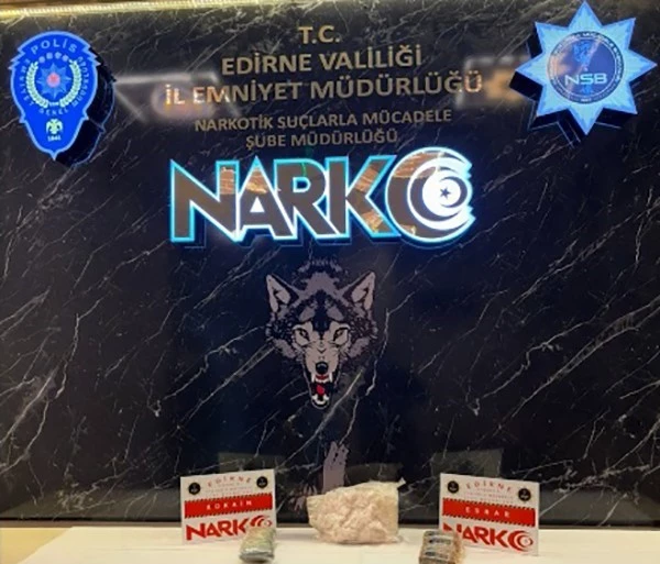 KAPIKULE’DE KOKAİNİ VÜCUDUNA SARAN TIR SÜRÜCÜSÜ TUTUKLANDI