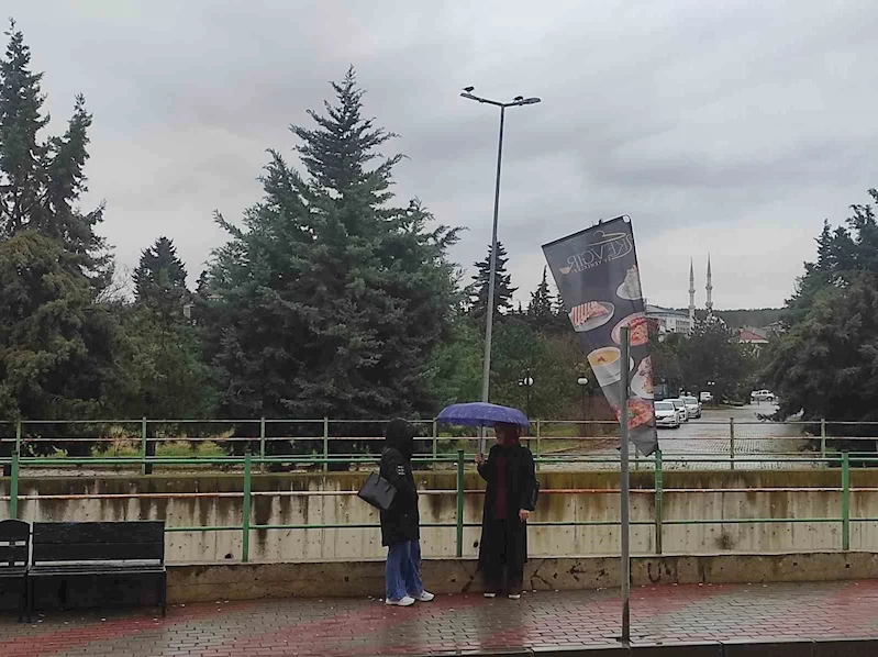 SAĞANAK YAĞIŞ TEKİRDAĞ’DA ETKİLİ OLDU