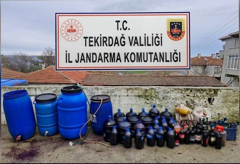 TEKİRDAĞ’DA YILBAŞI ÖNCESİ KAÇAK ALKOL OPERASYONU: 2.5 TON SAHTE İÇKİ ELE GEÇİRİLDİ