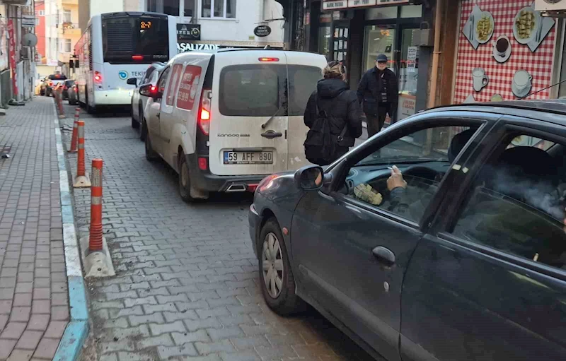  SÜLEYMANPAŞA’NIN DAR SOKAKLARINDA TRAFİK ÇİLEYE DÖNÜŞÜYOR