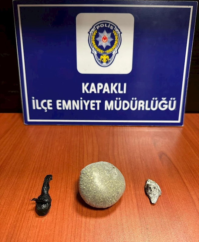 2 ŞAHSIN ÜST ARAMASINDA UYUŞTURUCU ELE GEÇİRİLDİ