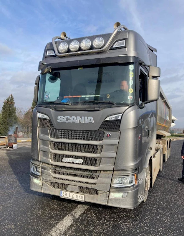 TIRA POLİS ÇAKARI TAKTI, CEZADAN KURTULAMADI