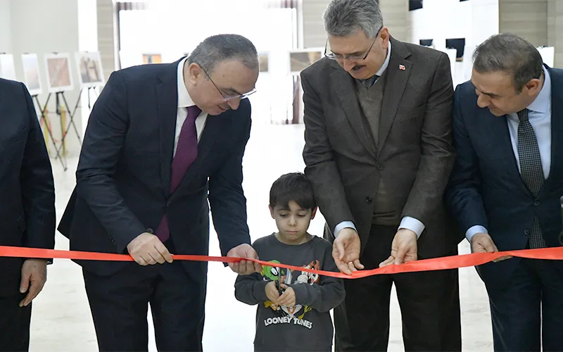 VALİ  SOYTÜRK 13.TARIM, ORMAN VE İNSAN FOTOĞRAF SERGİSİ’NİN AÇILIŞINI YAPTI