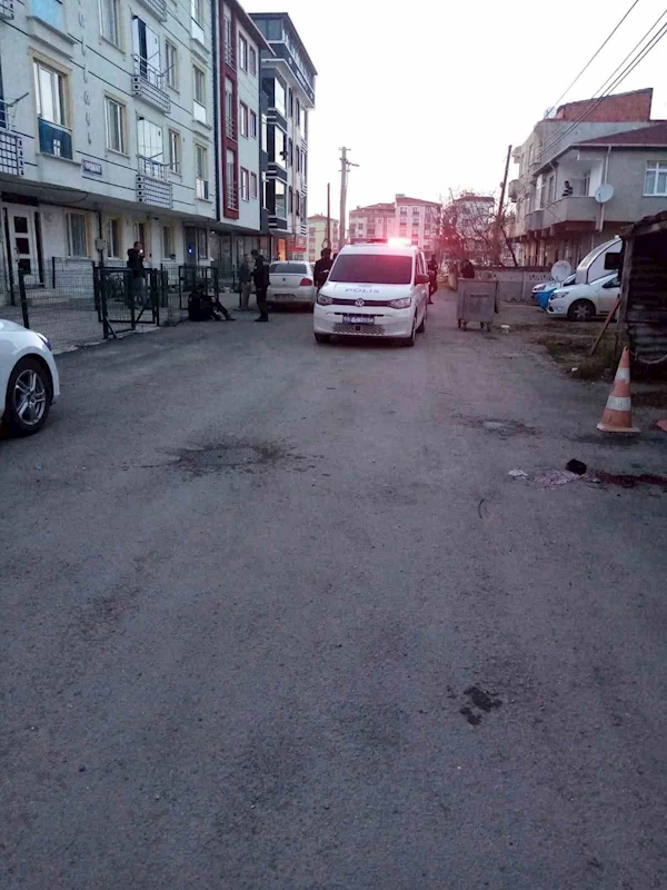 İNŞAATTA 2 İŞÇİ ARASINDA ÇIKAN TARTIŞMADA KAN AKTI