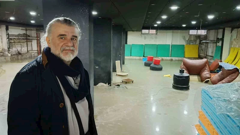 KANALİZASYON TEMİZLENMEDİ, SPOR SALONU LAĞIMLA DOLDU