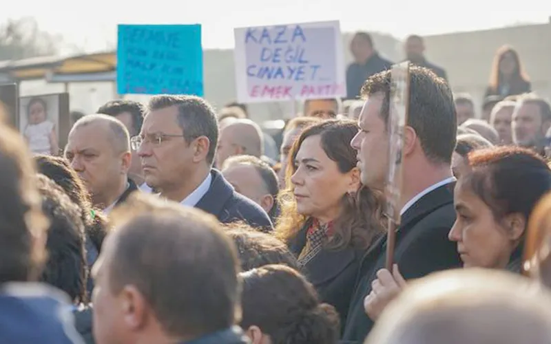 BÜYÜKŞEHİR BELEDİYE BAŞKAN ADAYI DR. YÜCEER HALKI HİÇBİR ANI’NDA YALNIZ BIRAKMIYOR