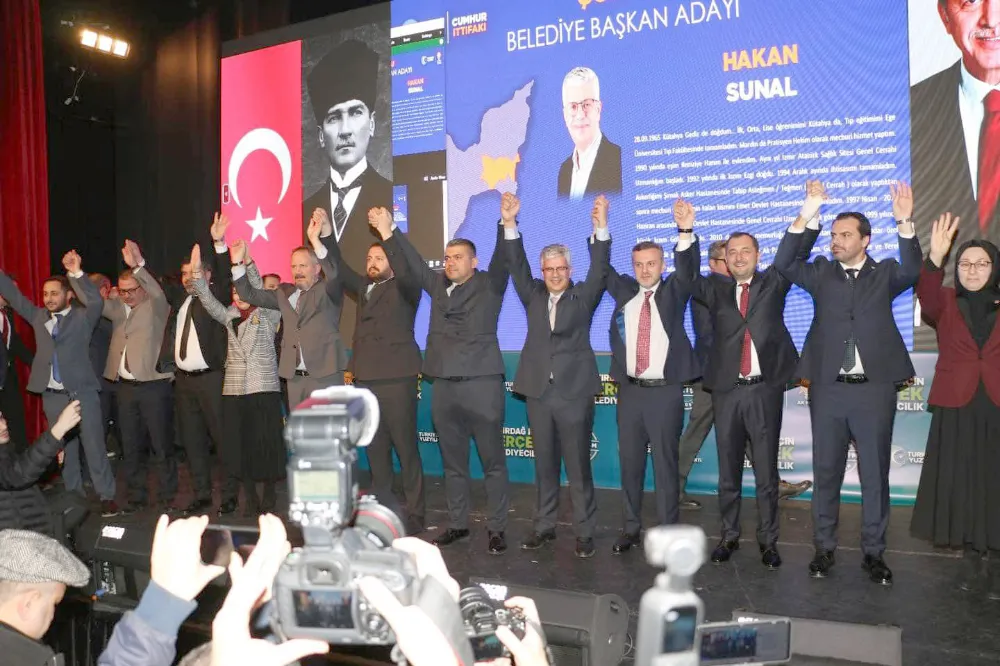 AK PARTİ BELEDİYE BAŞKAN ADAYLARI TANITIMINI YAPTI