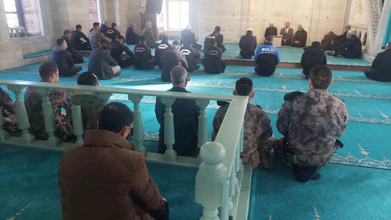 EMNİYET, DEPREMDE HAYATINI KAYBEDENLER İÇİN MEVLİT OKUTTU