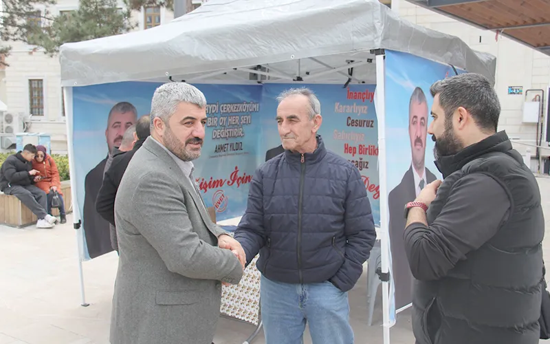 BAĞIMSIZ ADAY AHMET YILDIZ, SEÇİM STANDINDA VATANDAŞTAN DESTEK İSTEDİ