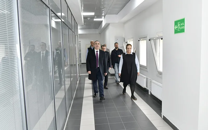 VALİ SOYTÜRK’TEN FABRİKA ZİYARETİ