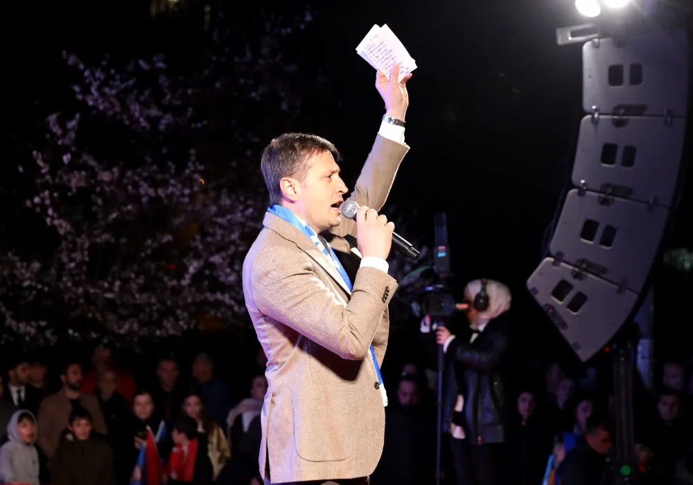 KİMİN ZOR ZAMANINDA YANINDA OLDUNUZ?