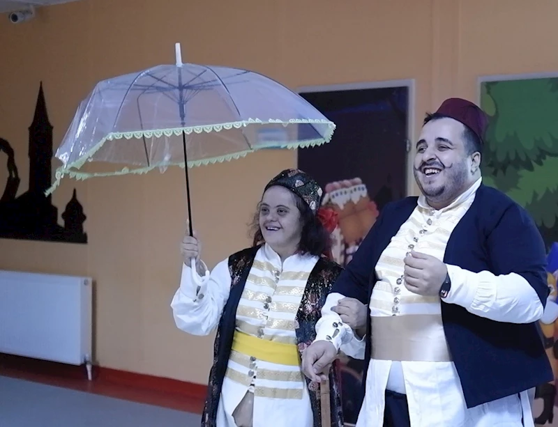 DOWN SENDROMLULAR SAHNEYE ÇIKTI