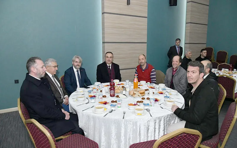 VALİ SOYTÜRK ENGELLİ VATANDAŞLAR VE AİLELERİ İLE İFTAR YAPTI