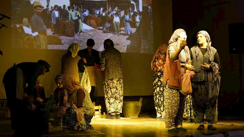 BALKAN ŞEHİTLERİNİ ANMA PROGRAMINDA DUYGU DOLU ANLAR YAŞANDI