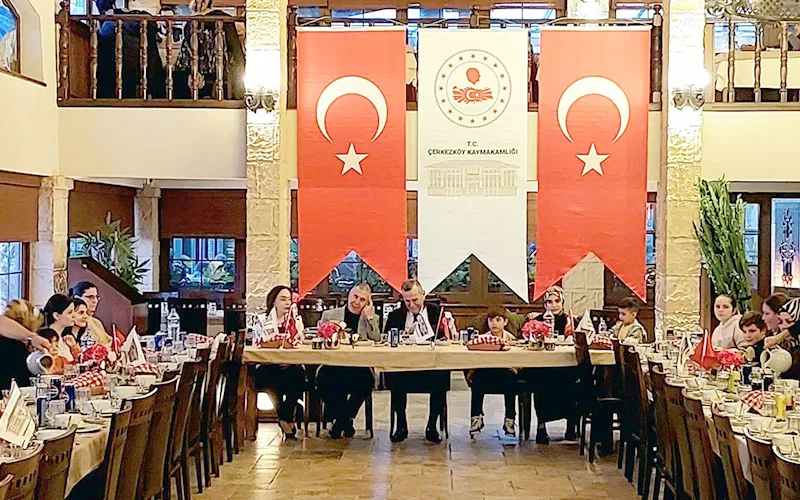 ÇERKEZKÖY KAYMAKAMLIĞI YETİM VE ÖKSÜZLERİN İFTARDA GÖNLÜNÜ ALDI