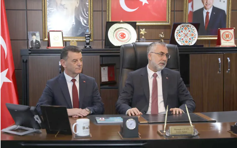 BAKAN IŞIKHAN’DAN KAPAKLI BELEDİYESİ’NE ZİYARET