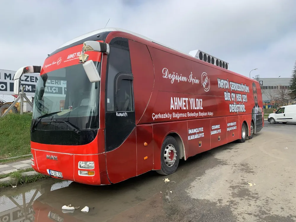 AHMET YILDIZ’IN SEÇİM OTOBÜSÜ SALDIRIYA UĞRADI