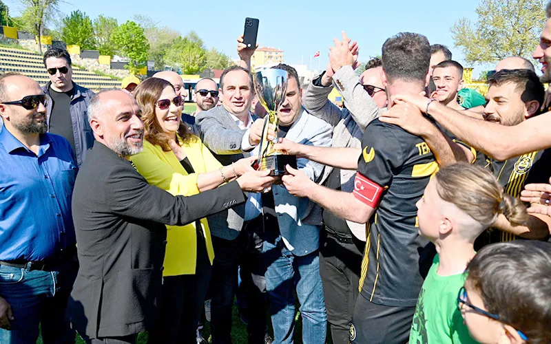 BAŞKAN YÜCEER TEKİRDAĞSPOR’U TEBRİK ETTİ