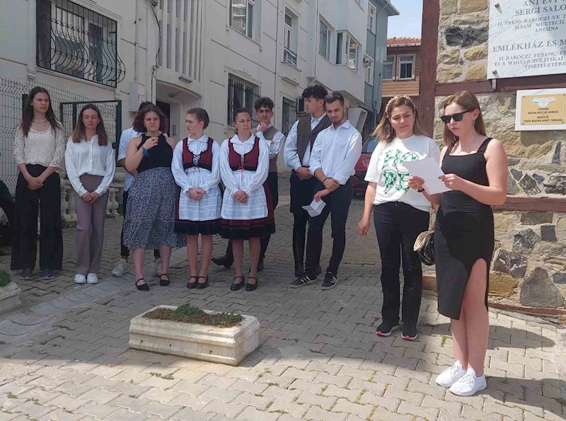 OSMANLI’YA SIĞINAN MACAR PRENSİNİN MÜZESİNE ZİYARETTE BULUNUP DANS ETTİLER