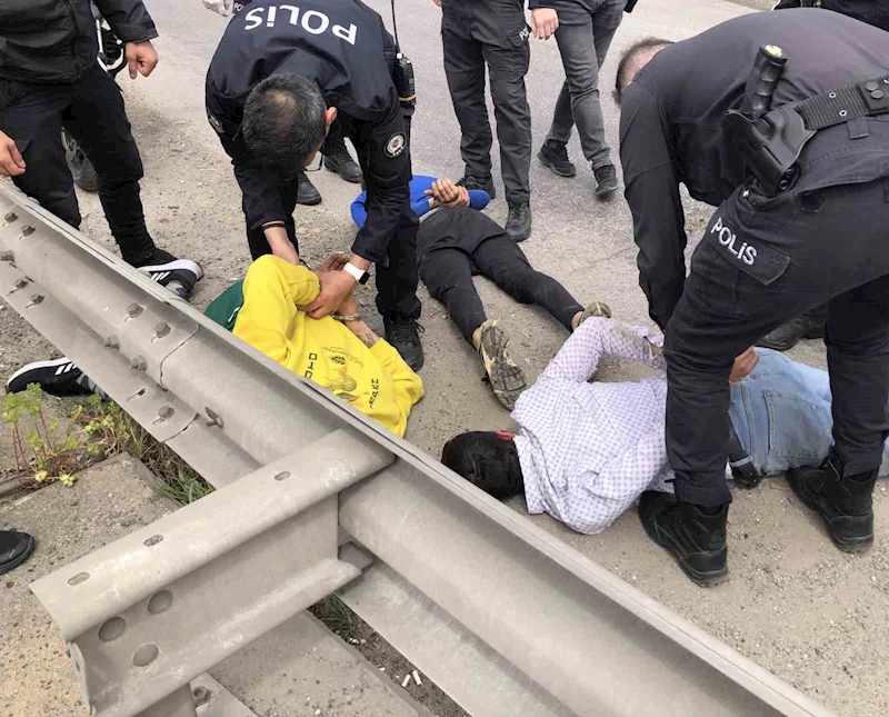 POLİSTEN KAÇAN OTOMOBİL KAZA YAPTI