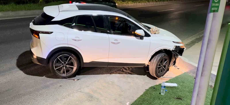 SEYİR HALİNDEKİ ARAÇTAN ATLADI