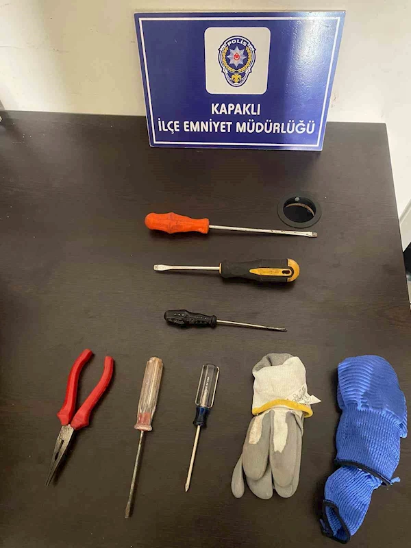 HIRSIZ SAKLANDIĞI DOLAPTA YAKALANDI