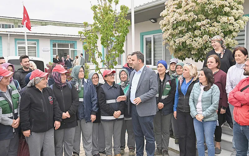 BAŞKAN NALLAR BELEDİYE EMEKÇİLERİNİN İŞÇİ BAYRAMINI KUTLADI