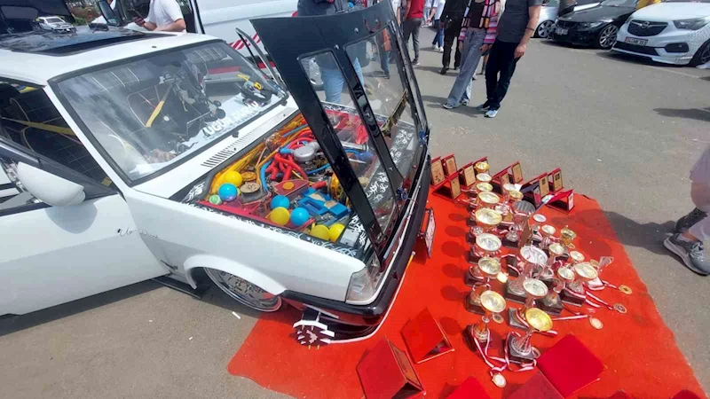 MODİFİYELİ ARAÇLAR GÜZELLİK VE SES İÇİN YARIŞTI