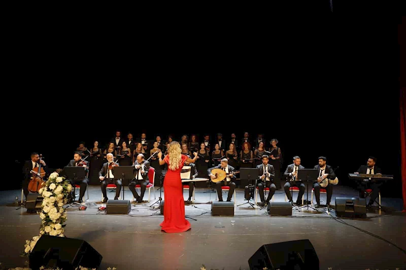 ÖĞRETMENLERDEN MUHTEŞEM KONSER