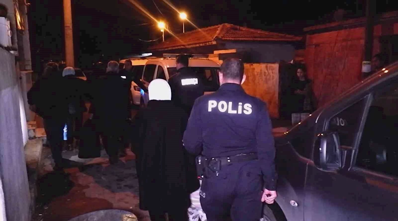 DÜZENSİZ GÖÇMENLER TEK TEK TOPLANDI